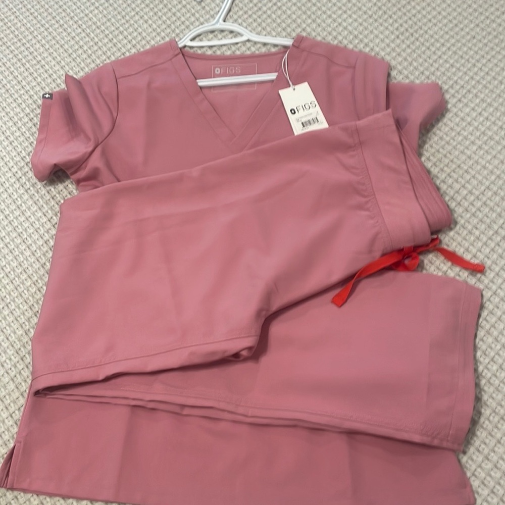 NWT sm Catarina chalk pink scrubs/NWOT Livingston bottoms